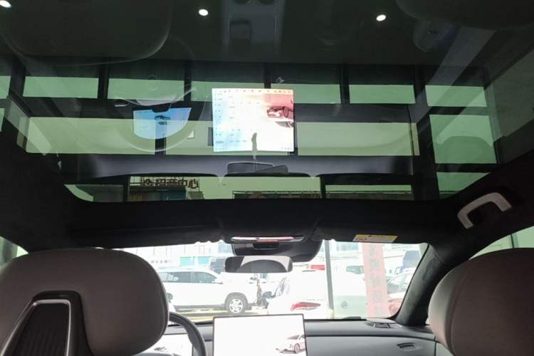 Used Nissan N7 2025 510 Max Headliner