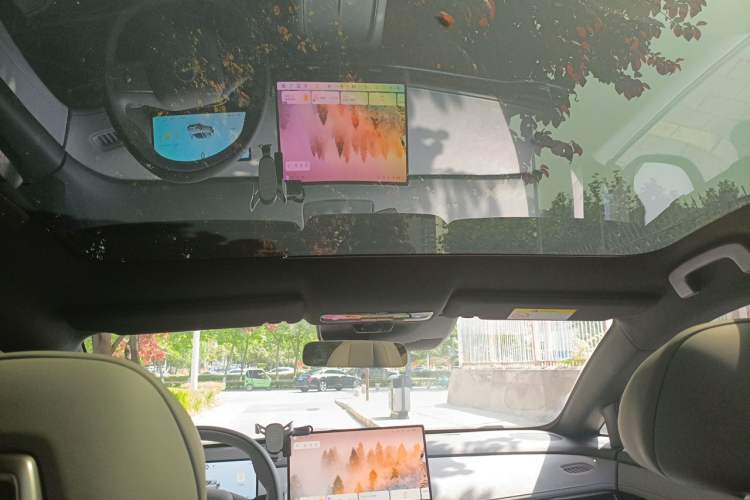 Used Nissan N7 2025 625 Pro Headliner