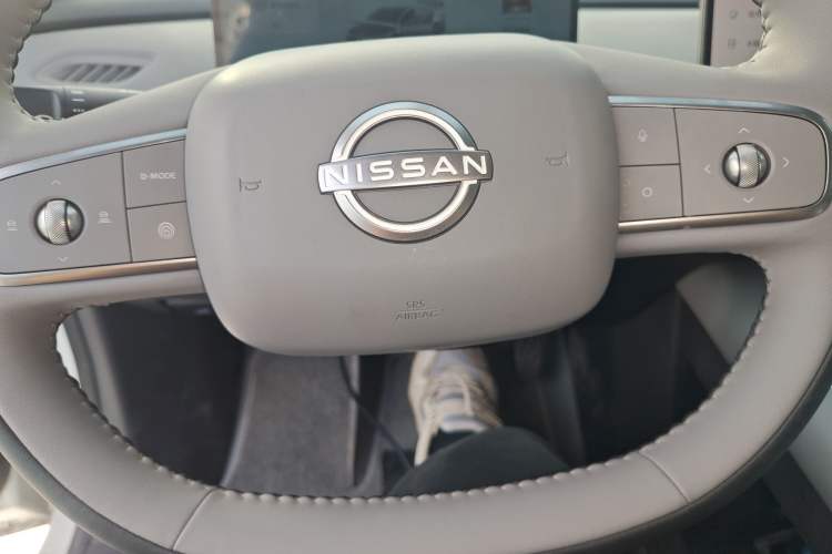Used Nissan N7 2025 510 Max Interior 1