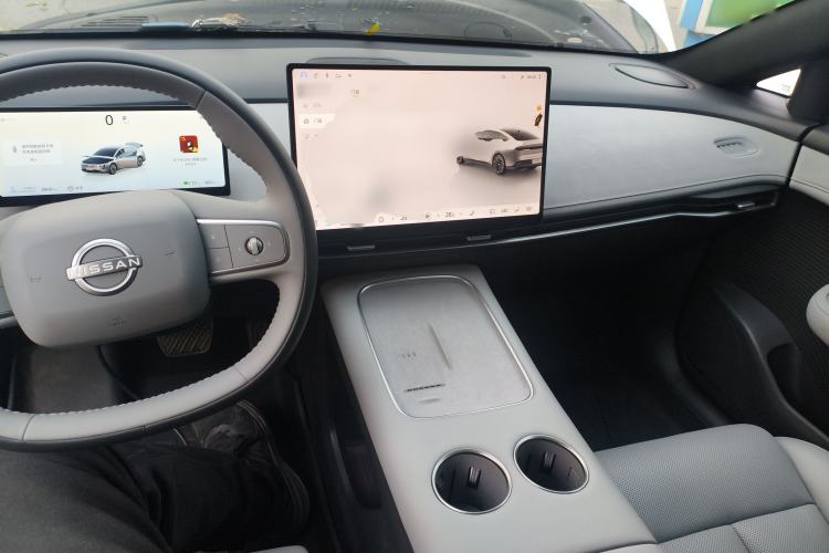 Used Nissan N7 2025 625 Pro Interior 2