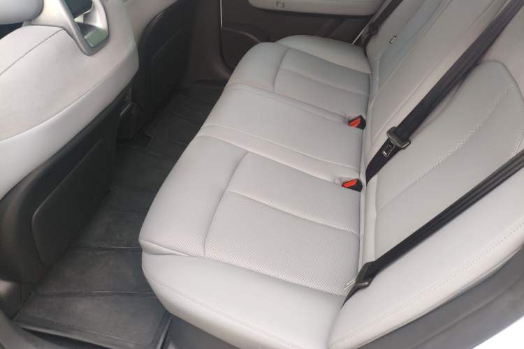 Used Nissan N7 2025 625 Pro Interior 4