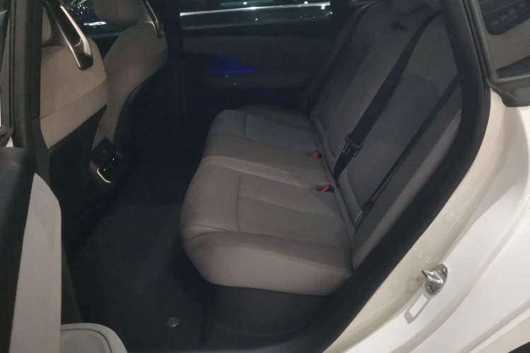 Used Nissan N7 2025 625 Max Interior 4