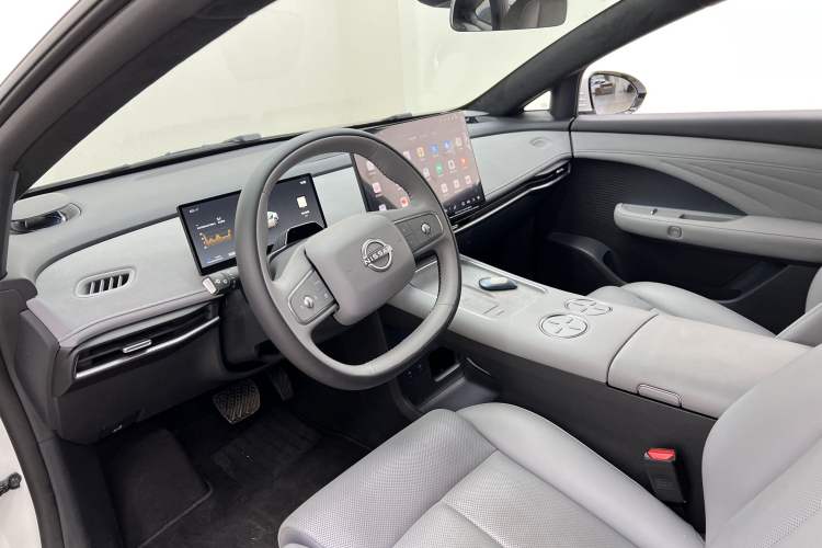 Used Nissan N7 2025 510 Max Interior 6