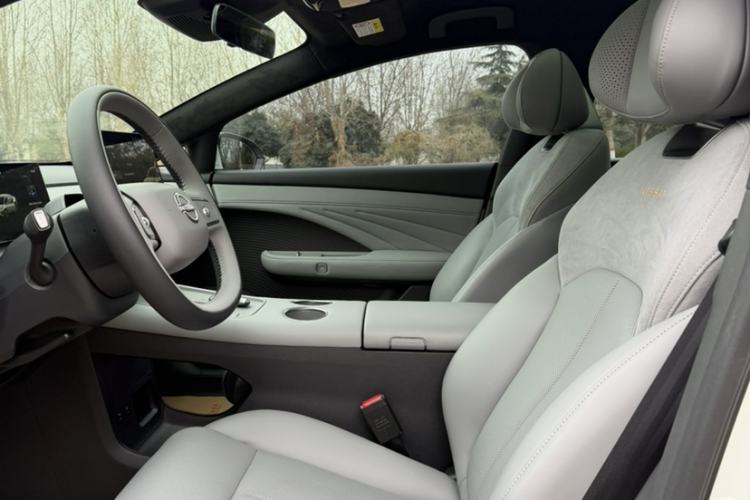 Used Nissan N7 2025 625 Max Interior 9
