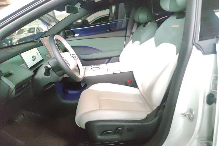Used Nissan N7 2025 510 Pro Left Front Seat