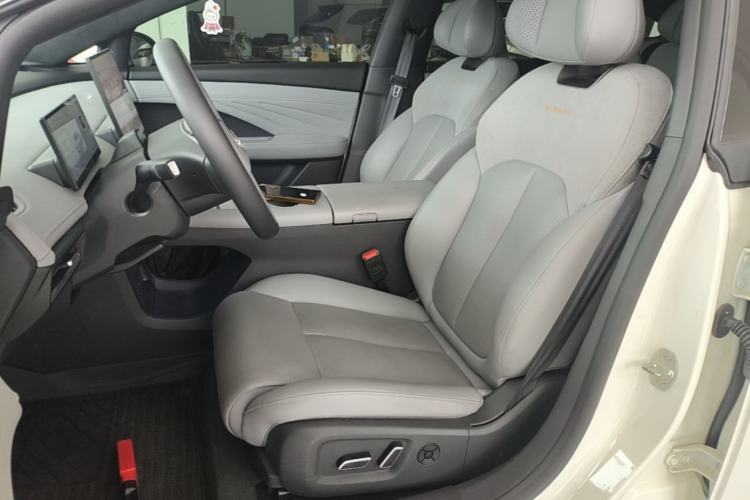 Used Nissan N7 2025 510 Max Left Front Seat