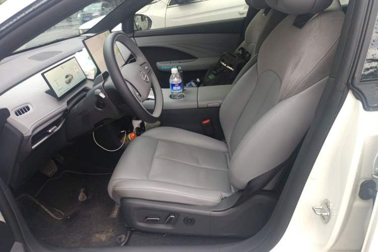 Used Nissan N7 2025 625 Max Left Front Seat