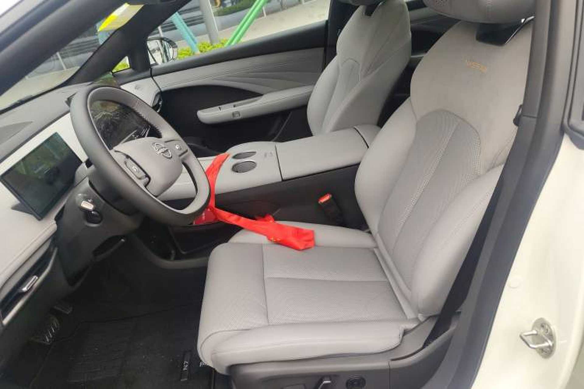 Used Nissan N7 2025 625 Max Left Front Seat