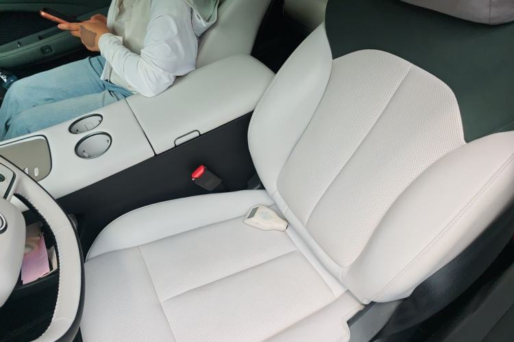 Used Nissan N7 2025 625 Max Left Front Seat