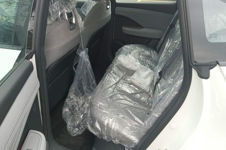 Used Nissan N7 2025 625 Pro Left Rear Seat