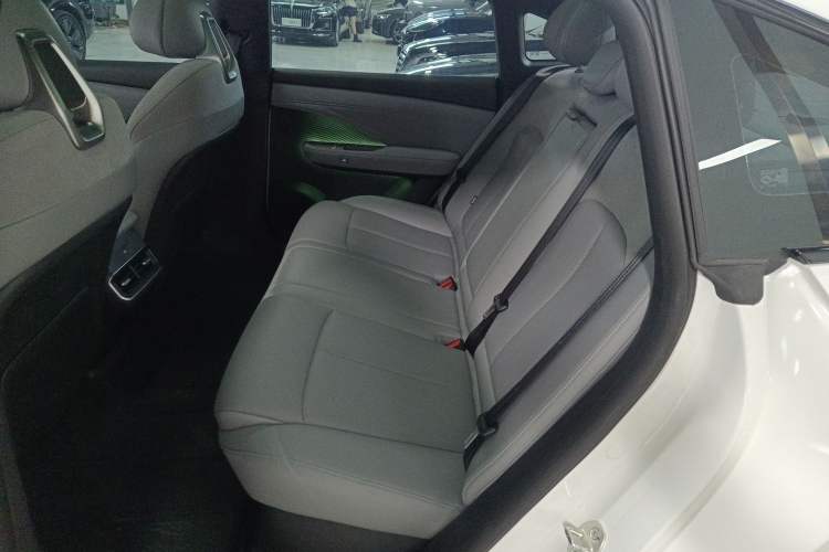 Used Nissan N7 2025 510 Max Left Rear Seat