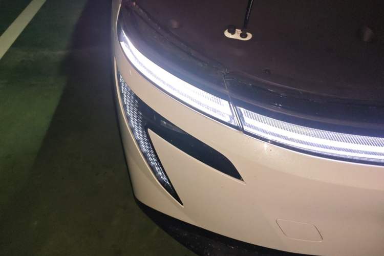 Used Nissan N7 2025 510 Pro Right Front Headlight