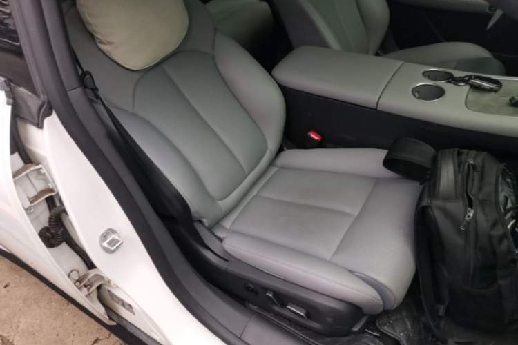 Used Nissan N7 2025 625 Max Right Front Seat
