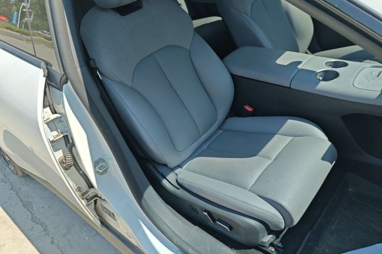 Used Nissan N7 2025 510 Max Right Front Seat