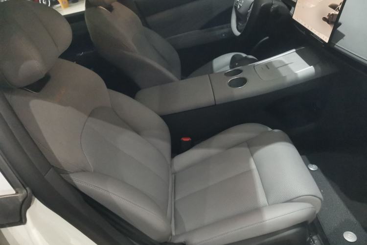 Used Nissan N7 2025 625 Max Right Front Seat