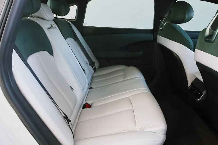 Used Nissan N7 2025 510 Pro Right Rear Seat