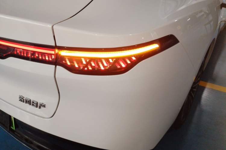 Used Nissan N7 2025 510 Max Right Rear Taillight