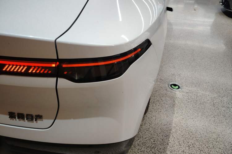 Used Nissan N7 2025 510 Max Right Rear Taillight