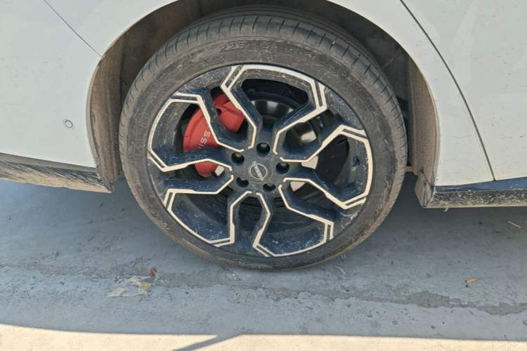Used Nissan N7 2025 510 Max Right Rear Wheel Hub