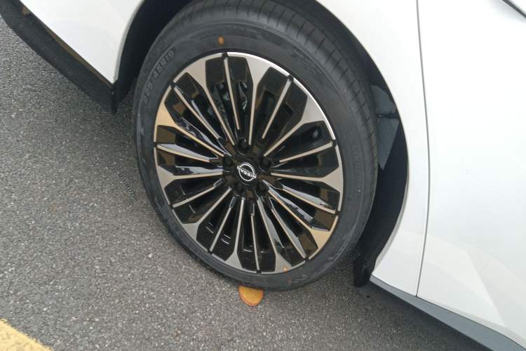 Used Nissan N7 2025 625 Pro Right Rear Wheel Hub