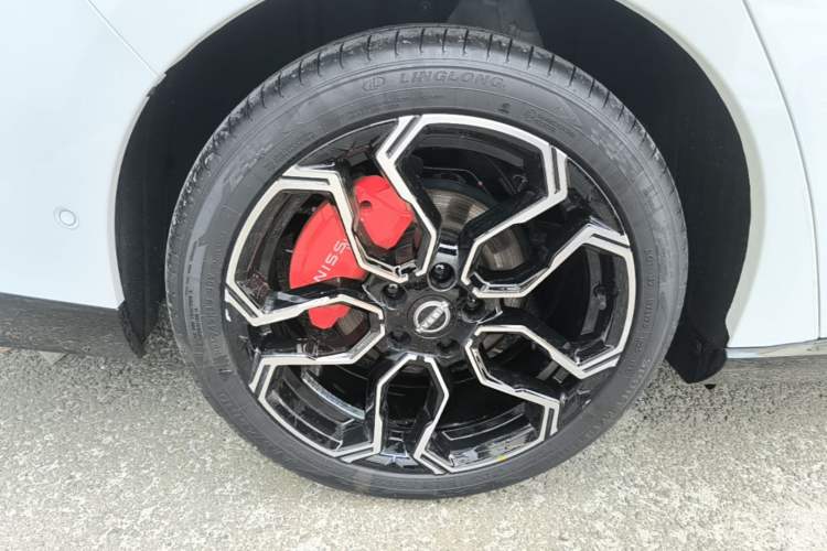 Used Nissan N7 2025 510 Max Right Rear Wheel Hub
