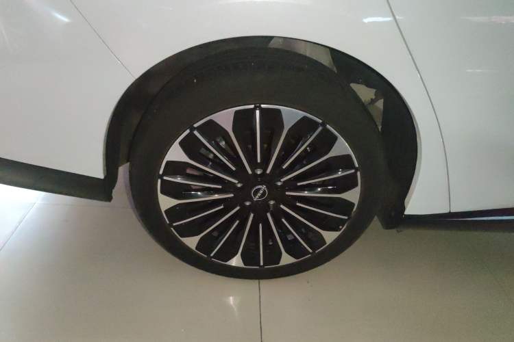Used Nissan N7 2025 510 Pro Right Rear Wheel Hub