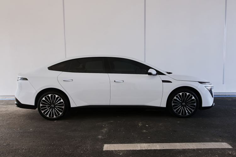 Used Nissan N7 2025 510 Pro Right Side
