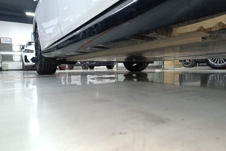 Used Nissan N7 2025 510 Max Right Side Sill
