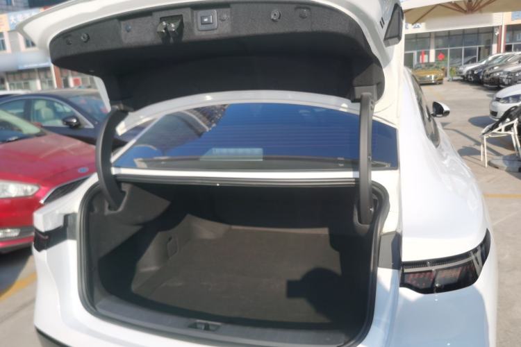 Used Nissan N7 2025 510 Pro Trunk
