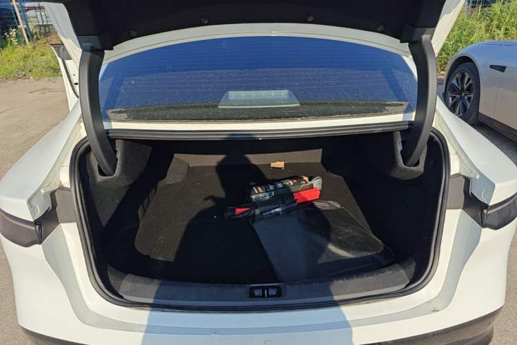 Used Nissan N7 2025 510 Max Trunk