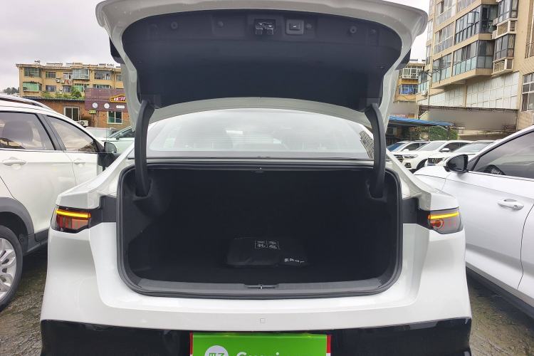 Used Nissan N7 2025 510 Pro Trunk
