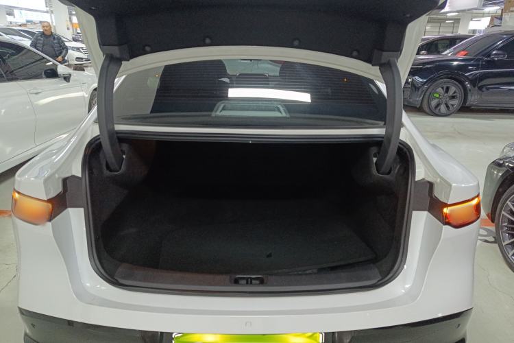 Used Nissan N7 2025 510 Max Trunk