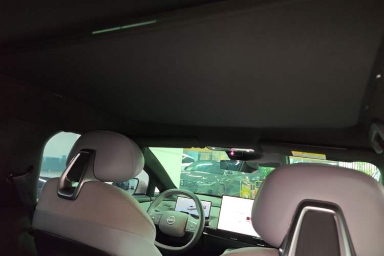 Used Nissan N7 2025 510 Max Headliner