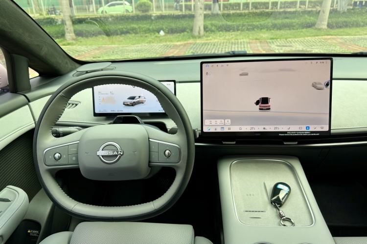 Used Nissan N7 2025 510 Max Interior 3