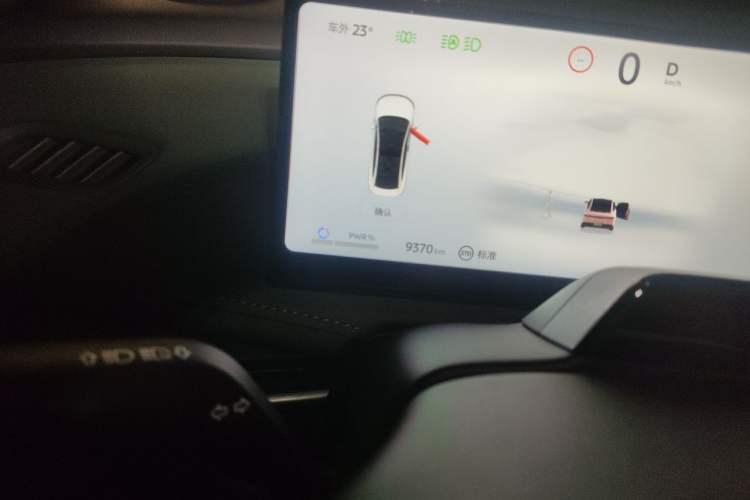Used Nissan N7 2025 510 Max Odometer Close Up