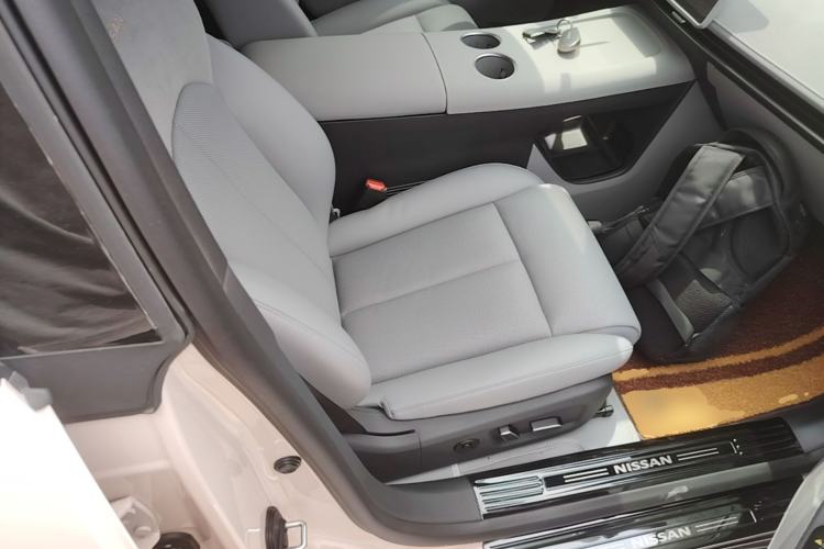 Used Nissan N7 2025 510 Max Right Front Seat