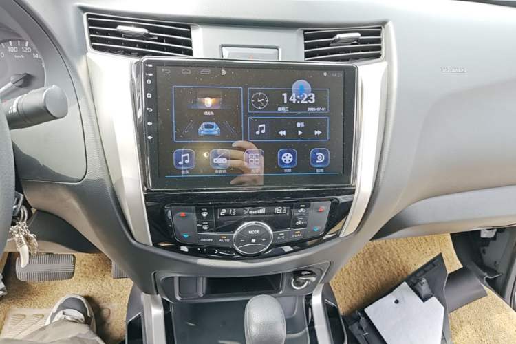 Used Nissan Navara 2017 2.5L Automatic 2WD Luxury Edition QR25 Audio And AC Panel