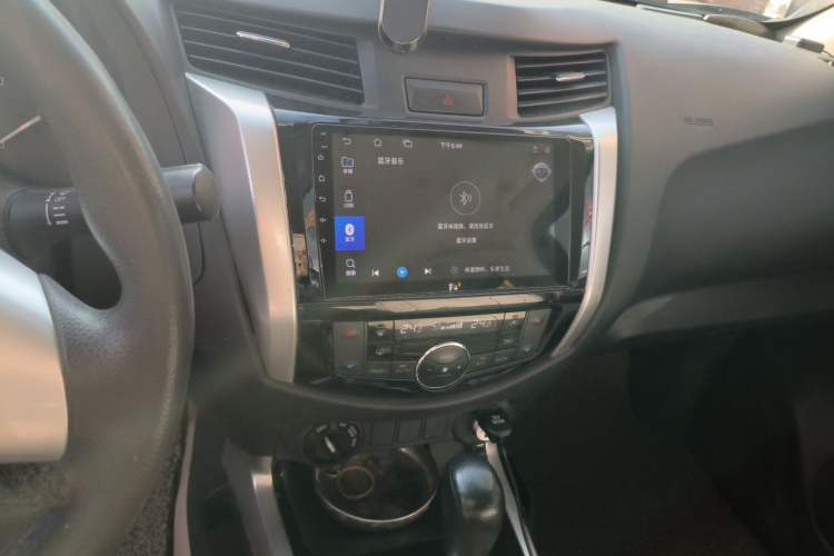 Used Nissan Navara 2017 2.5L Automatic 4x4 Luxury Edition QR25 Audio And AC Panel