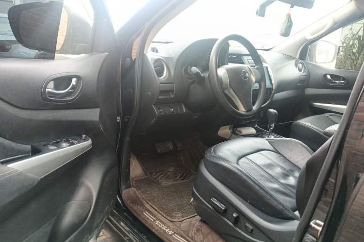 Used Nissan Navara 2017 2.5L Automatic 4x4 Luxury Edition QR25 Driver Seat