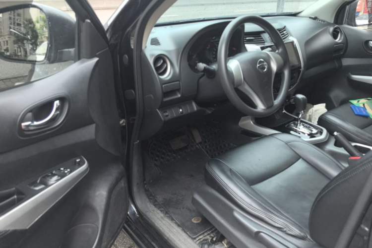 Used Nissan Navara 2017 2.5L Automatic 2WD Luxury Edition QR25 Driver Seat