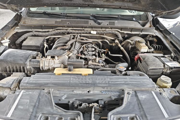 Used Nissan Navara 2017 2.5L Manual Two-Wheel Drive Standard Edition QR25 Engine Bay