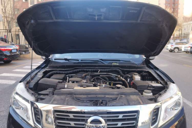 Used Nissan Navara 2017 2.5L Automatic 4x4 Luxury Edition QR25 Engine Bay