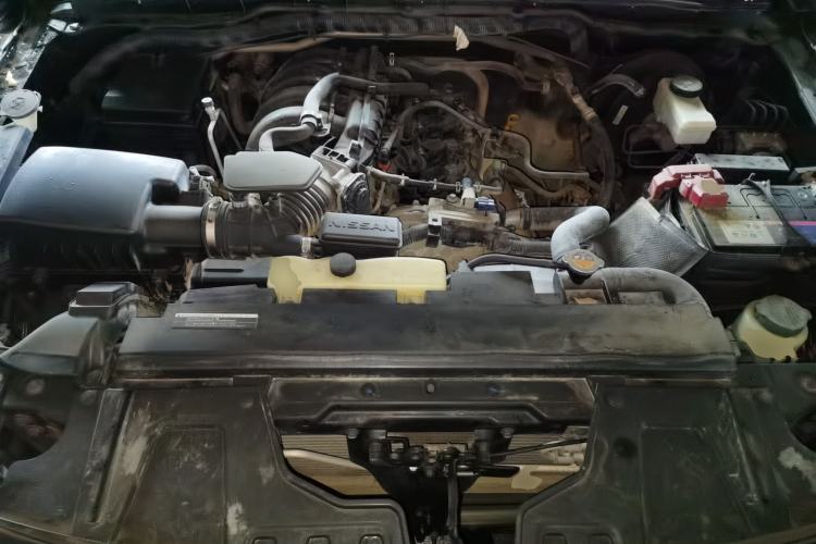 Used Nissan Navara 2017 2.5L Automatic 4x4 Luxury Edition QR25 Engine Bay