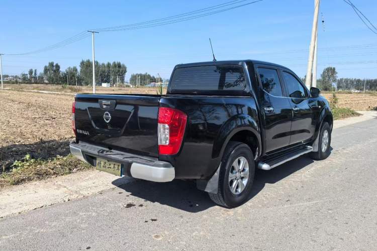 Used Nissan Navara 2017 2.5L Automatic 2WD Luxury Edition QR25 Exterior 2