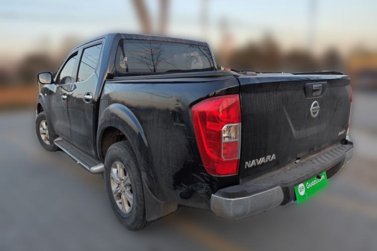 Used Nissan Navara 2017 2.5L Automatic 2WD Luxury Edition QR25 Exterior 2