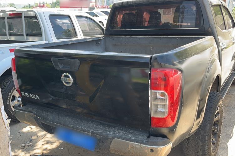 Used Nissan Navara 2017 2.5L Automatic 4x4 Luxury Edition QR25 Exterior 4