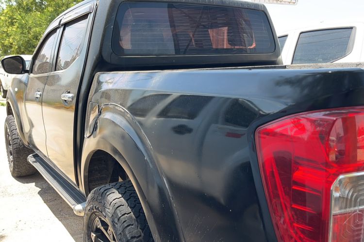 Used Nissan Navara 2017 2.5L Automatic 4x4 Luxury Edition QR25 Exterior 5