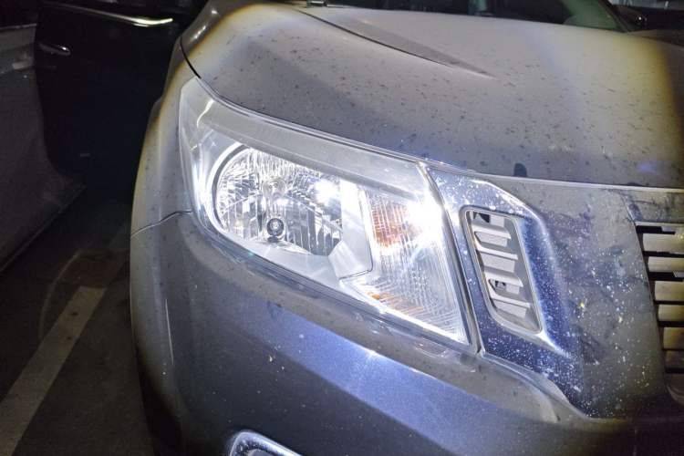 Used Nissan Navara 2017 2.5L Automatic 2WD Luxury Edition QR25 Exterior 6