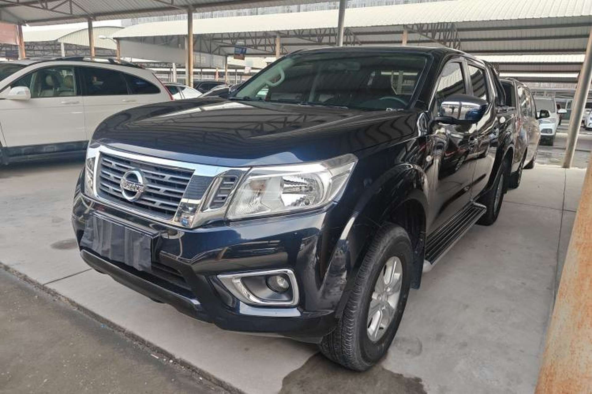 Used Nissan Navara 2017 2.5L Automatic 2WD Luxury Edition QR25 Front Left 45 Deg