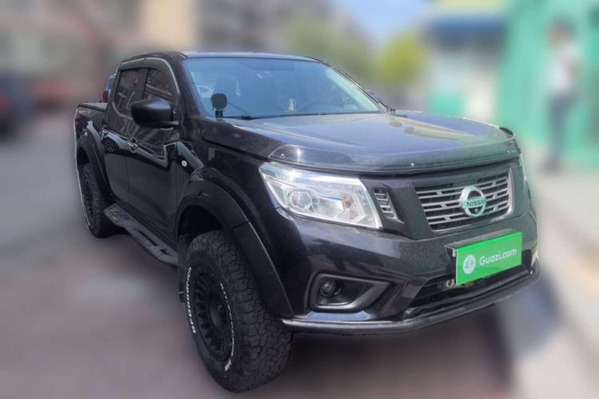 Used Nissan Navara 2017 2.5L Automatic 4x4 Luxury Edition QR25 Front Right 45 Deg